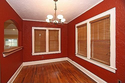 Dining rm Hardwood Flrs