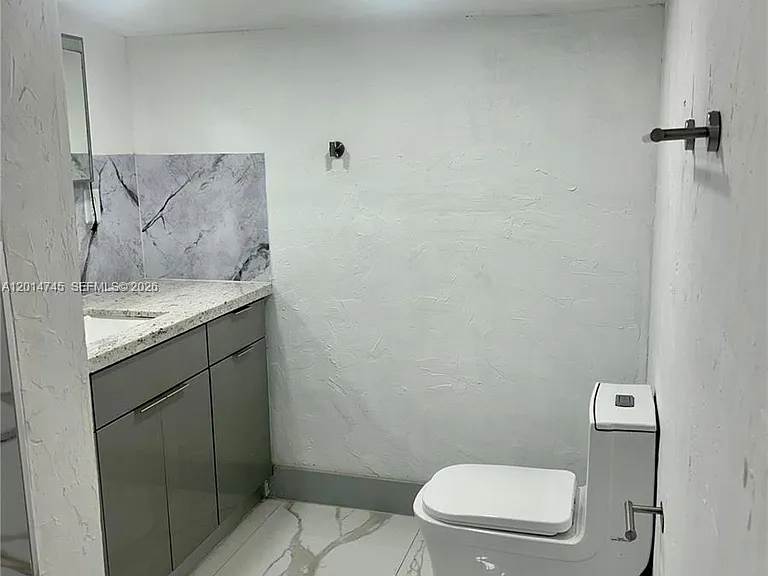 6660 Johnson St — Photo 3