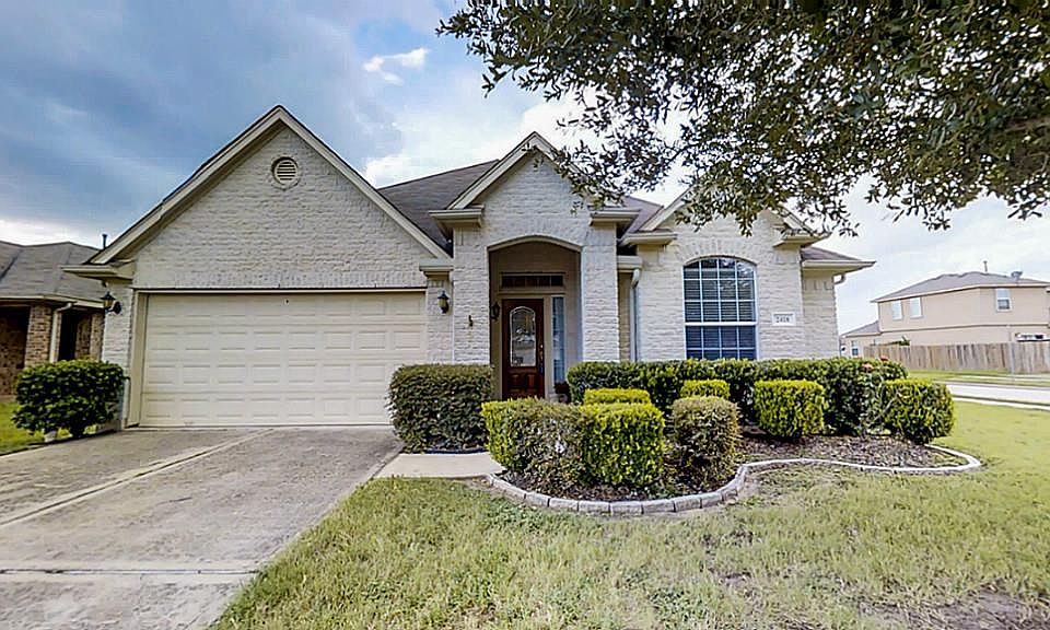 1st image of 2418 Verano Dr