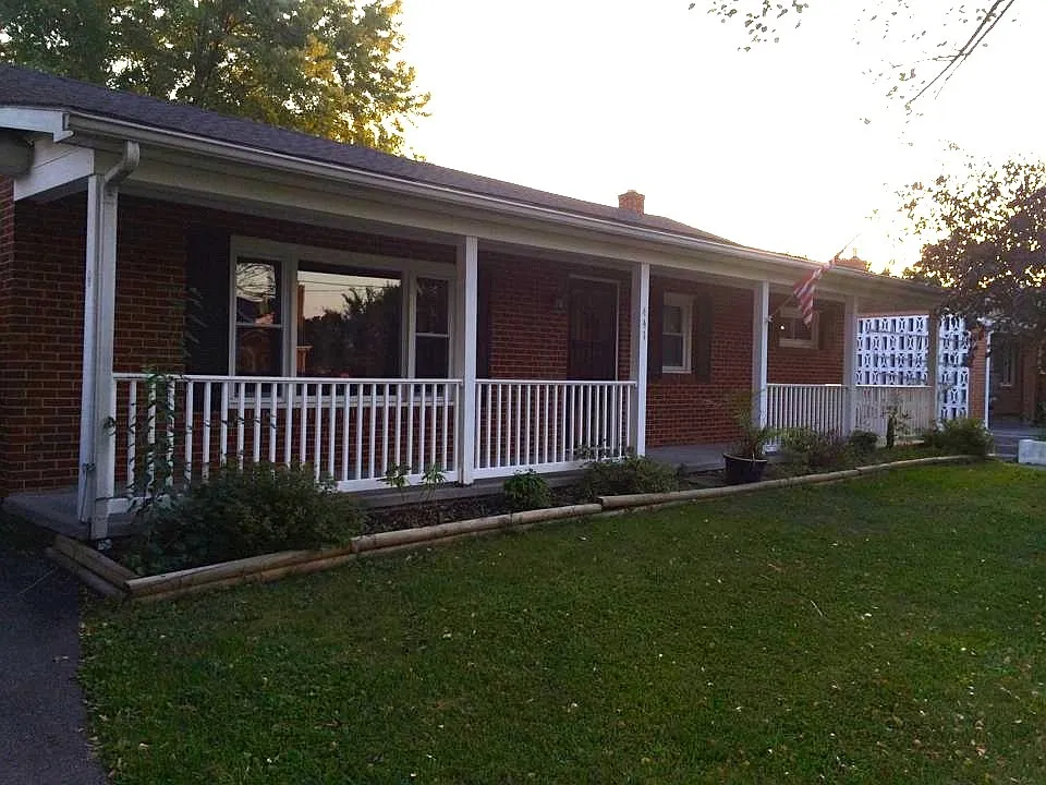 441 Imperial St photo 1