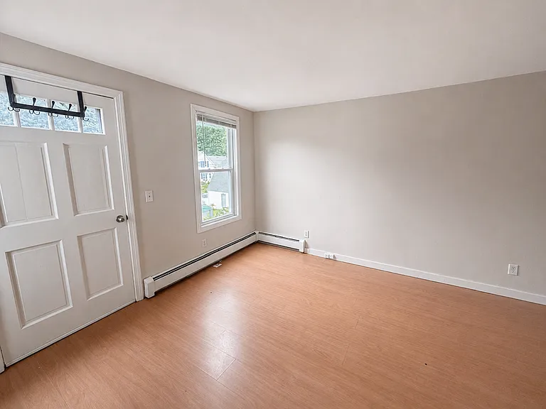 52 Ring St — Photo 4