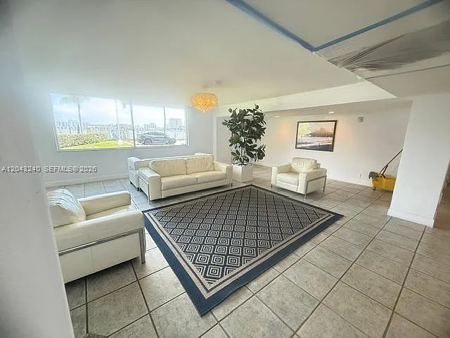 2821 N Miami Beach Blvd #2C — Photo 2
