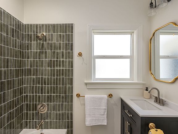 4th image of 932 Coronado Ave #3