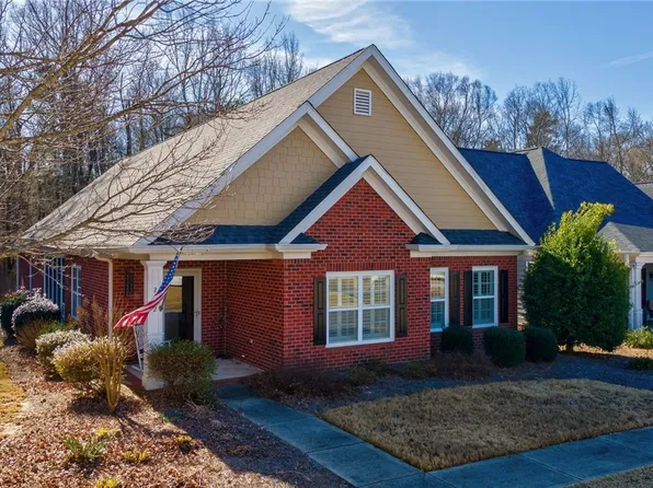 2142 Eisenhower Avenue, Bogart, GA 30622