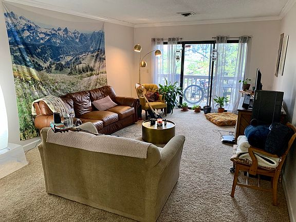 3rd image of 509 11th St APT 4005