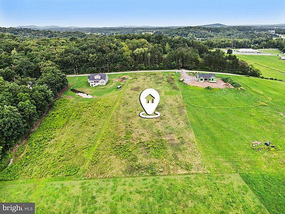 3rd image of 82 Rupp Rd