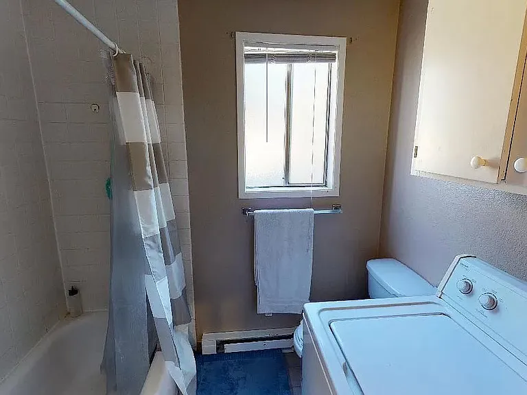 265 NW Yates St #A — Photo 10