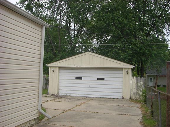 5th image of 22730 Purdue Ave