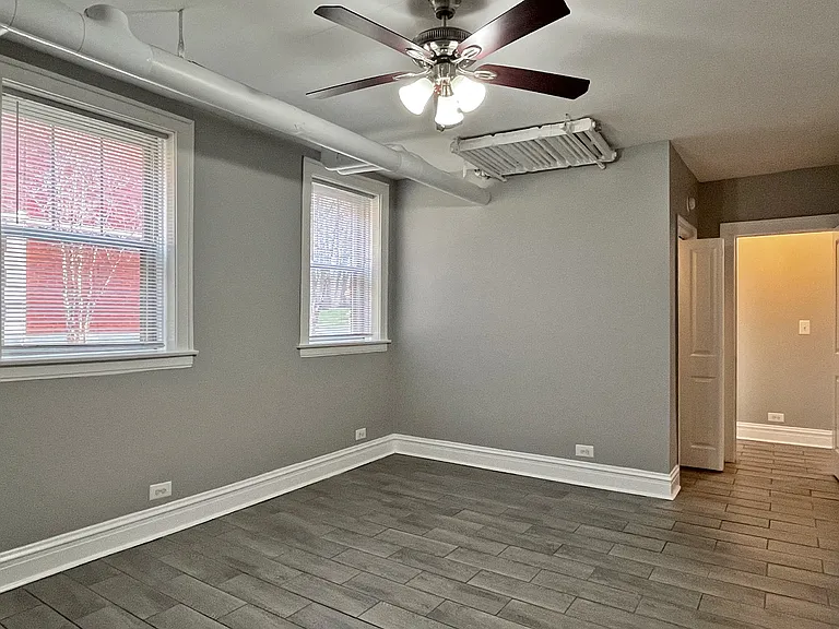 326-334 S. Austin Blvd. — Photo 13
