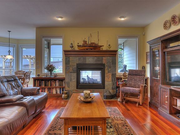 3rd image of 2712 60th St NW