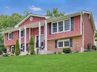 12 Parliament Dr, New City, NY 10956