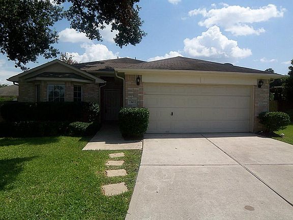 FRONT VIEW OF HOME