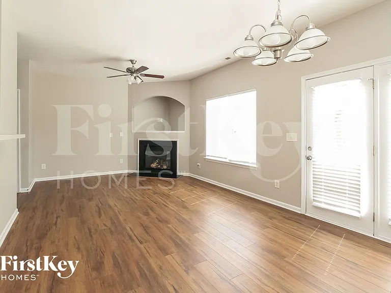 10544 Meadow Crossing Ln — Photo 4
