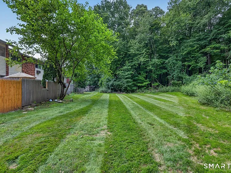 1141 Waterbury Rd — Photo 32