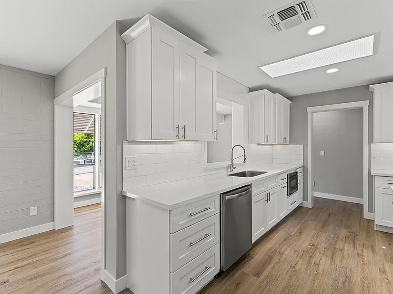 10423 W Monterosa Dr — Photo 9