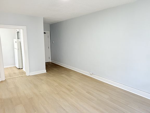 3rd image of 277 Curry Ave #6
