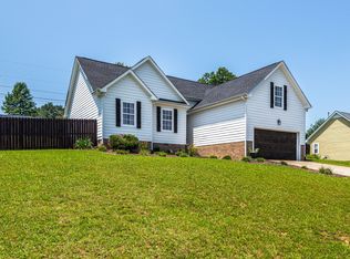 114 Saddlecreek Cir, Dickson, TN 37055