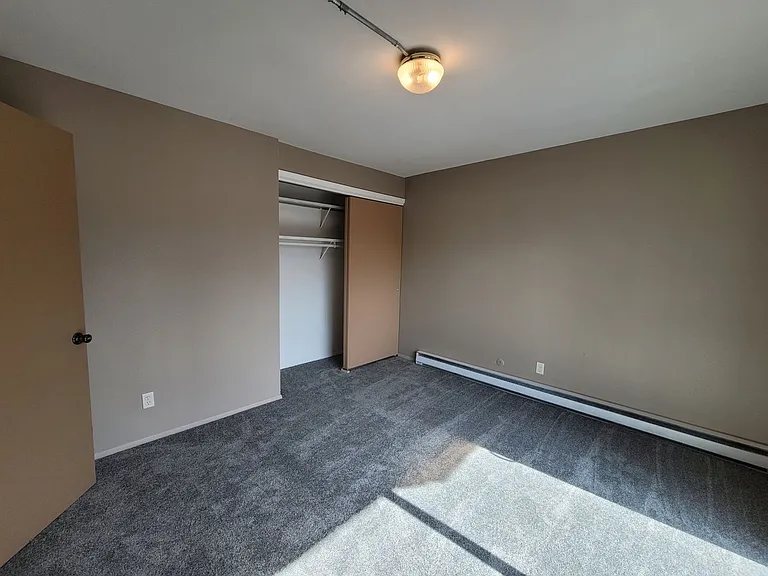 3027 Park Terrace Dr — Photo 4