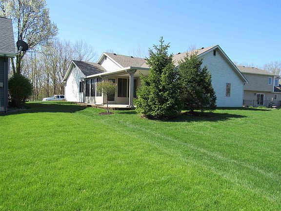 4th image of 1709 E Ravenwood Ln