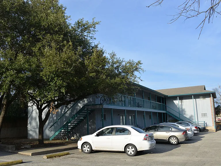 LBJ Apartments — Photo 9