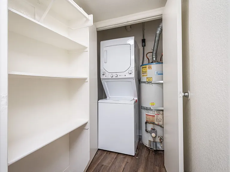 Liv 1621 Apartments — Photo 37