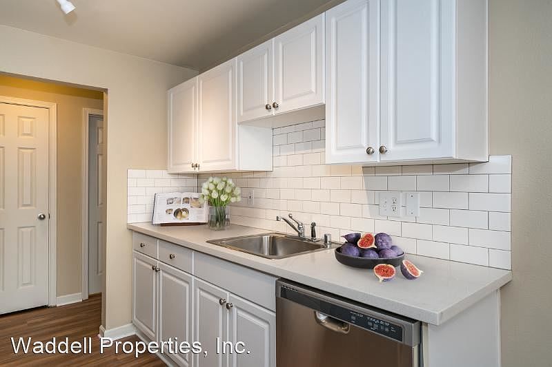 1st image of 10116 NE 68th St #6401053