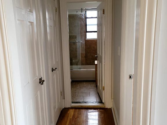 4th image of 80 W Grand St APT A1