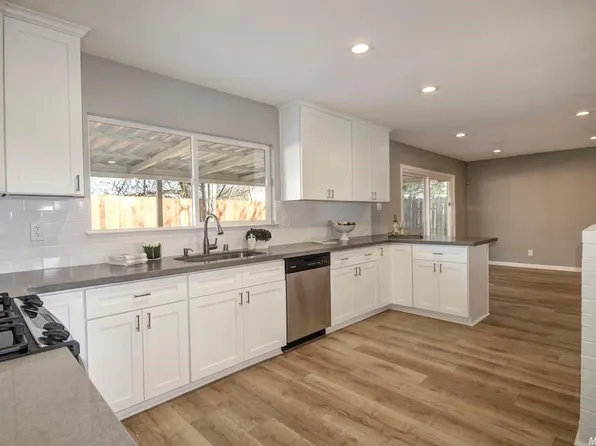 8100 Oak Forest St, Citrus Heights, CA 95621