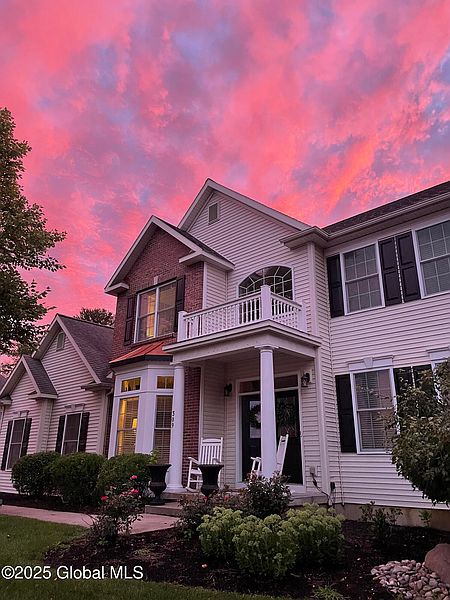 3rd image of 309 Westwoods Court