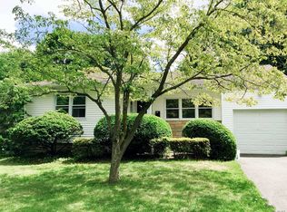 128 Syosset Woodbury Rd, Syosset, NY 11791