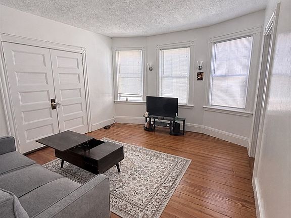 2nd image of 83 Francis St #5