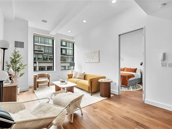 140 W 22nd St APT 8A, New York, NY 10011