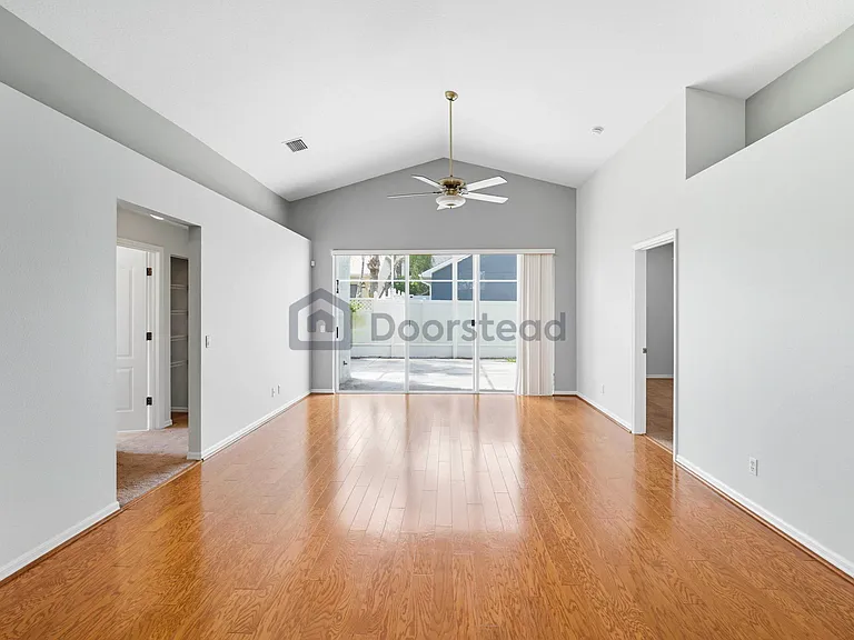 1256 Jasmine Lake Dr — Photo 12