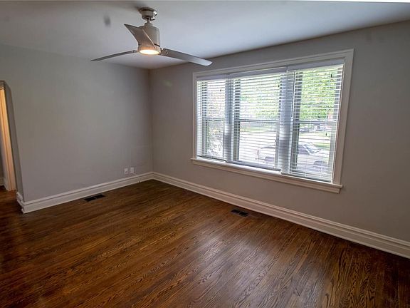 2nd image of 5001 Oleatha Ave APT 2E