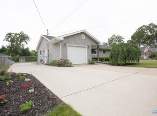 6135 Blossman Rd, Toledo, OH 43617