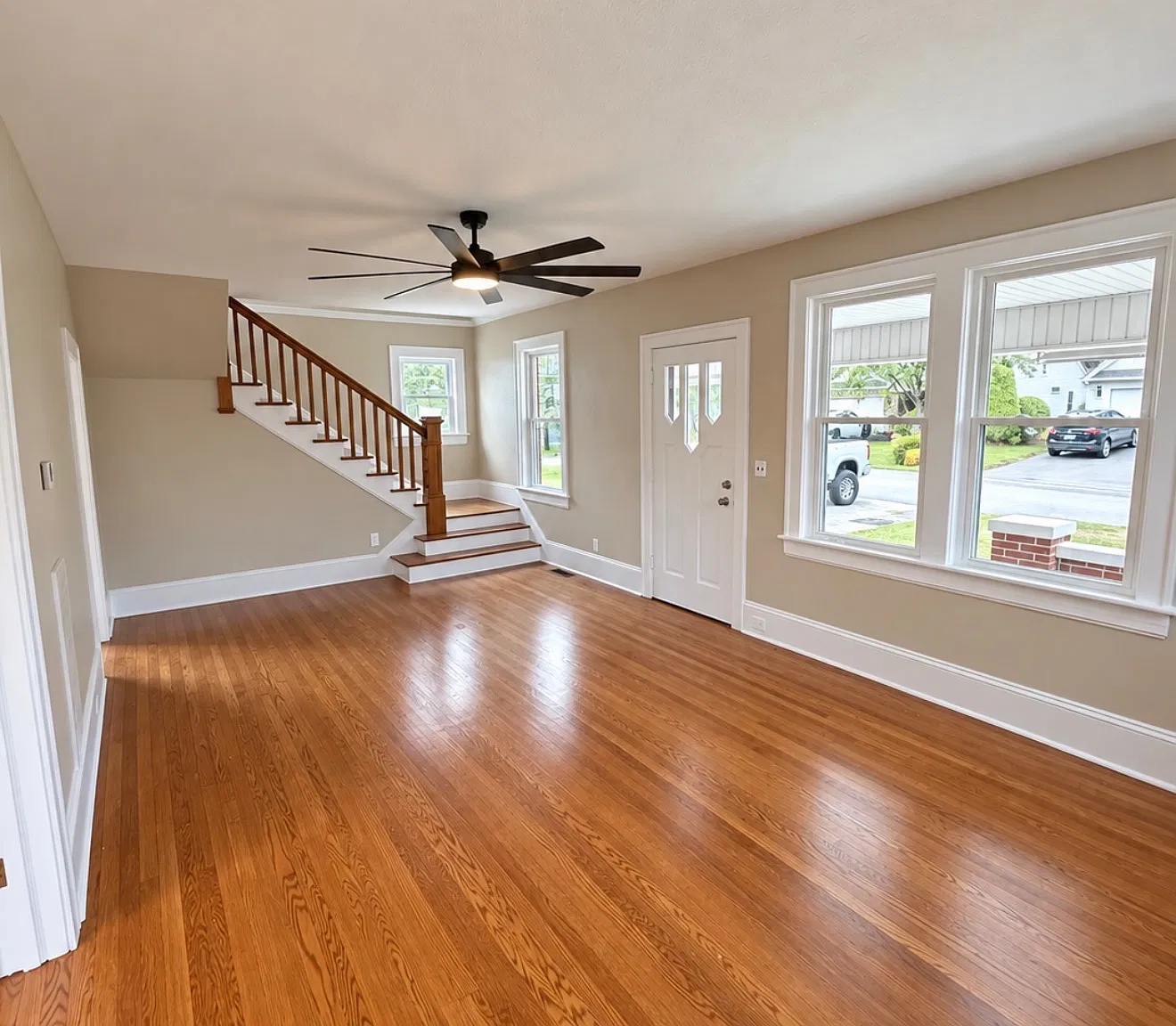 3 bed, 1.5 bath, 1551 sqft, $2,300 — Photo 3