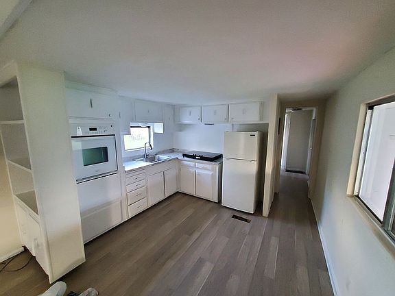 3rd image of 3728 Copenhagen St