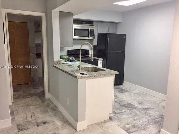 3rd image of 15525 Miami Lakeway N APT 201