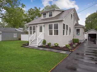 20 Lee Ave, Patchogue, NY 11772