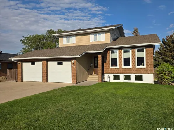 411 Milburn CRESCENT, Swift Current, SK S9H 4X8