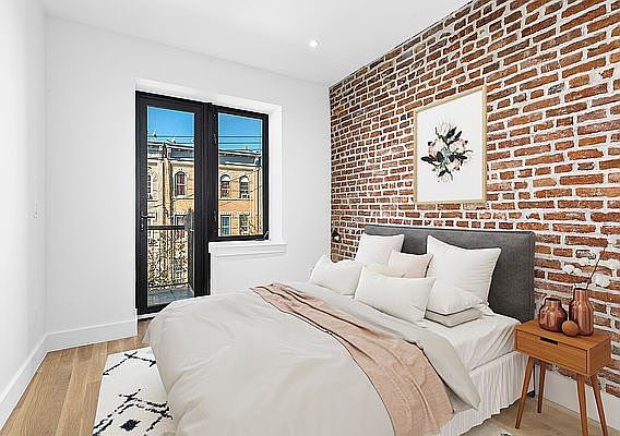 4th image of 312 Menahan St APT 5