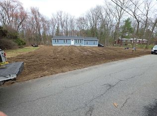 8 Galloway Rd, Chelmsford, MA 01824