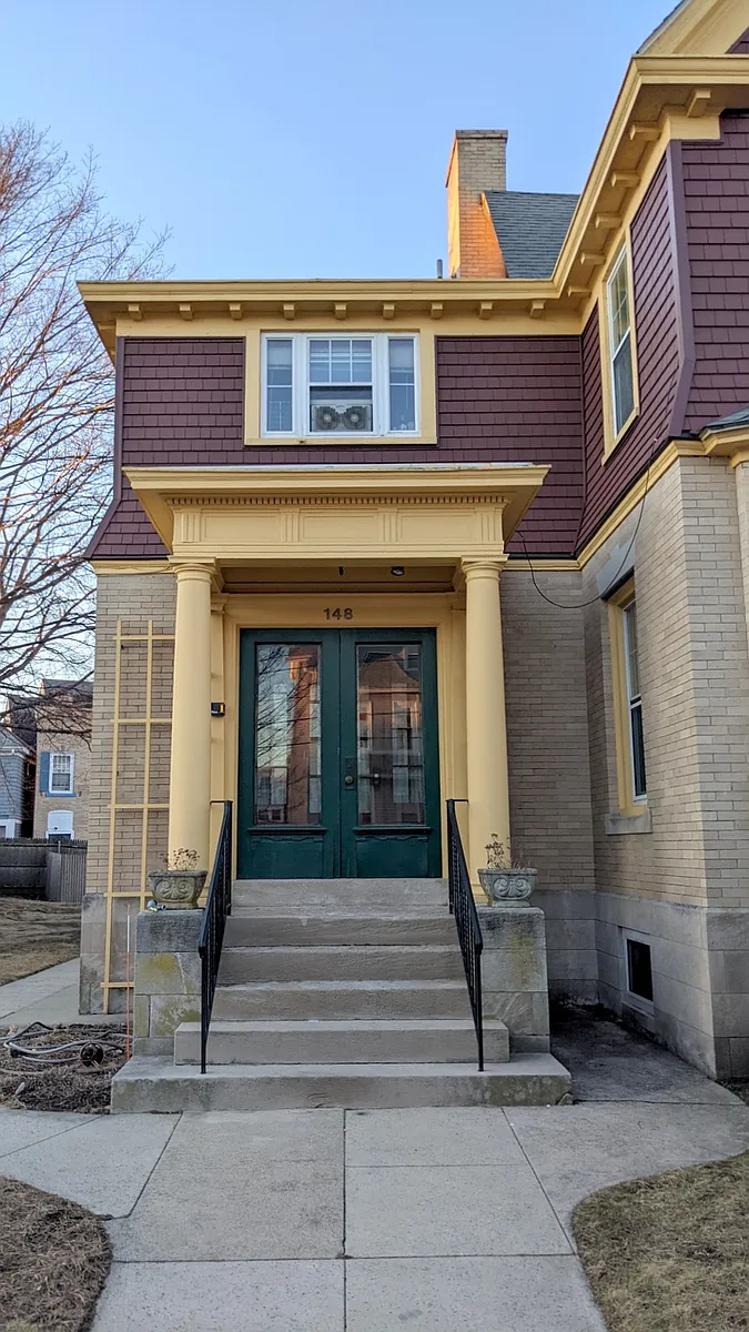 Building Photo - 148 Cottage St #3