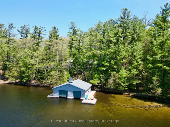 1086 Pennwood Rd #8, Muskoka Lakes, ON P0B 1J0