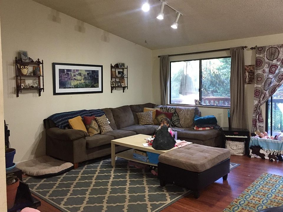 1st image of 7014 Lakewood Dr