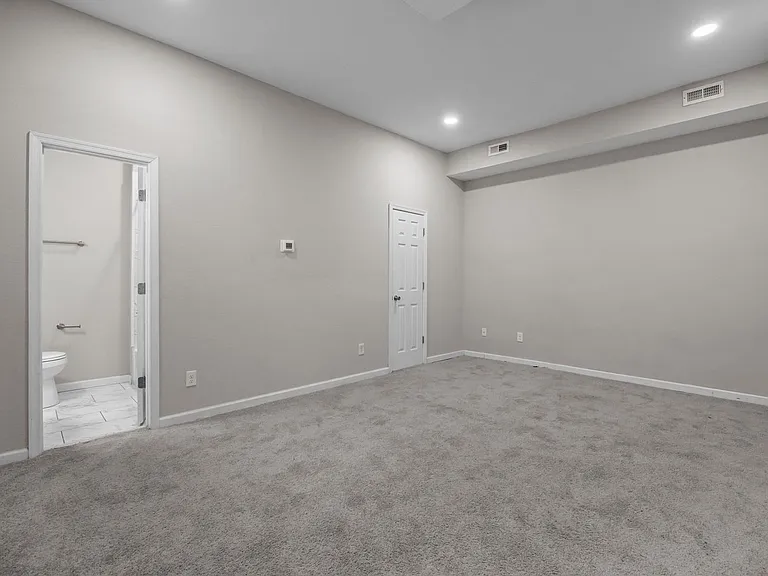 126 Linden Avenue — Photo 14