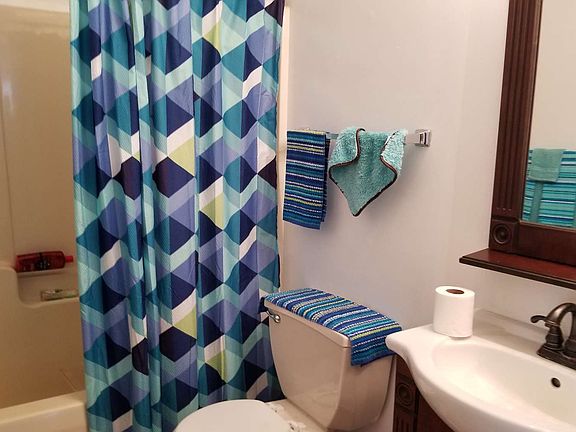 4th image of 724 SE Rosewood Cir