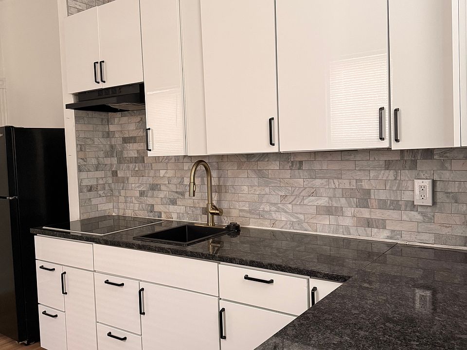 1st image of 1017 Washington St #1