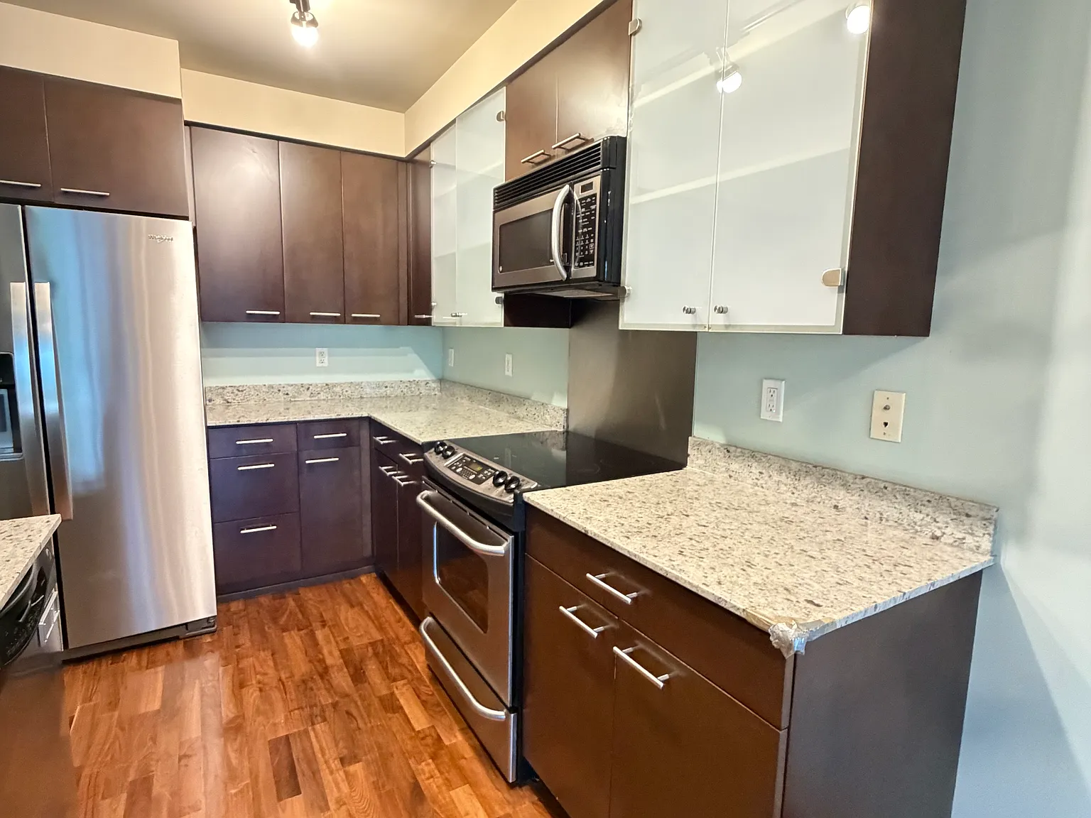 1 bed, 1.5 bath, 788 sqft, $2,200 — Photo 3