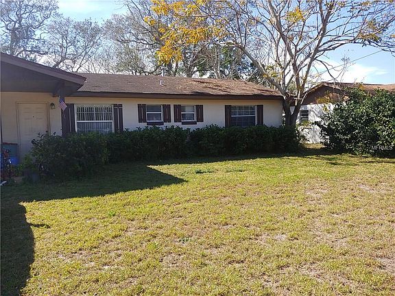 2nd image of 1556 Carmen Ave
